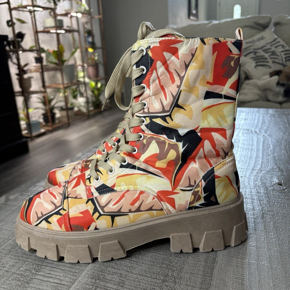 Cape Robbin Monalisa Zipper Platform Combat Boots Women Print Camouflage Size 11